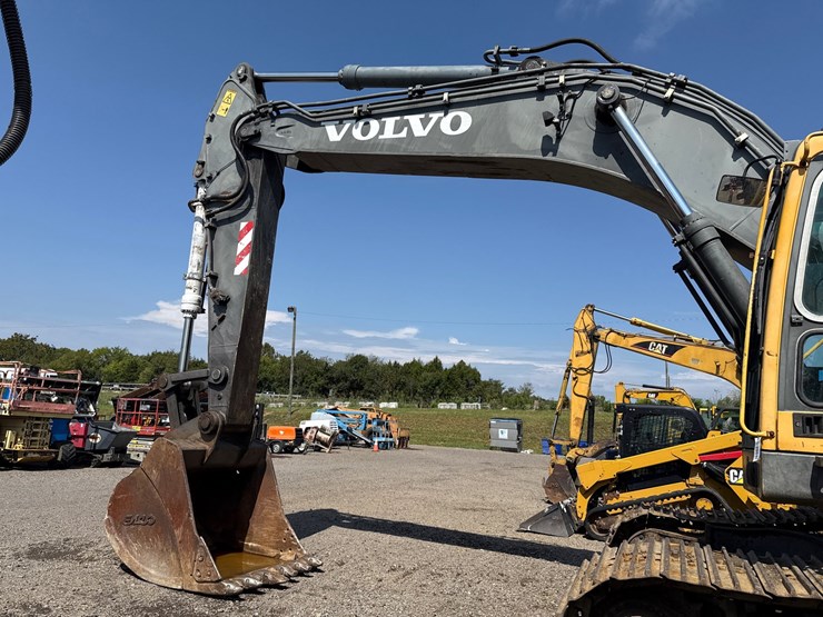 volvo-ec330-image-12