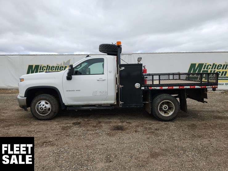2021-chevrolet-silverado-3500hd-image-4