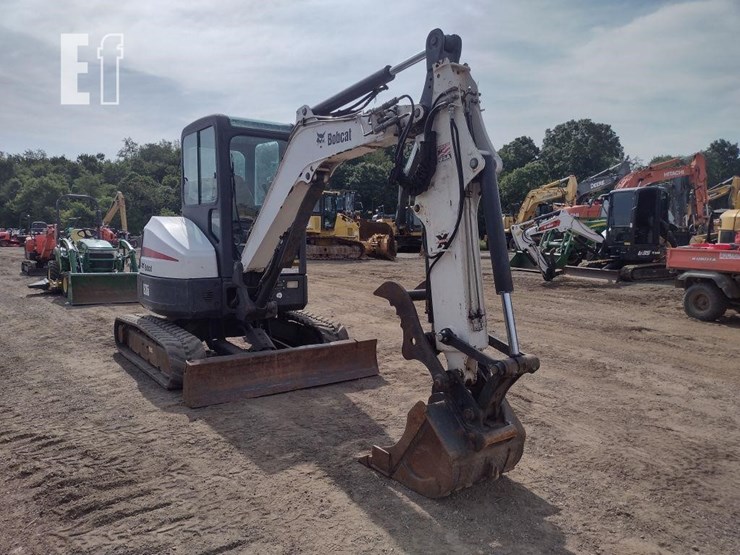 2012-bobcat-e35-image-37
