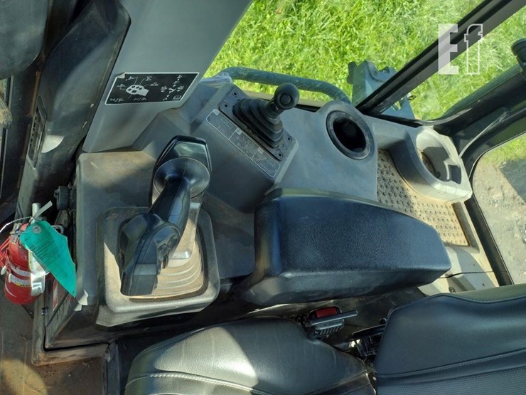 2021-deere-750l-lgp-image-9
