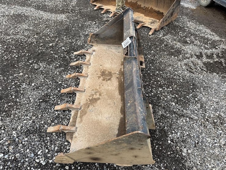 76”-skid-steer-tooth-bucket-image-2