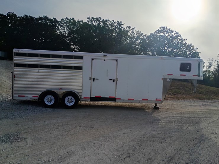 2012-custom-trailer-image-9