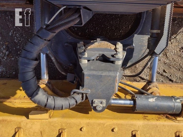 2021-deere-750l-lgp-image-26