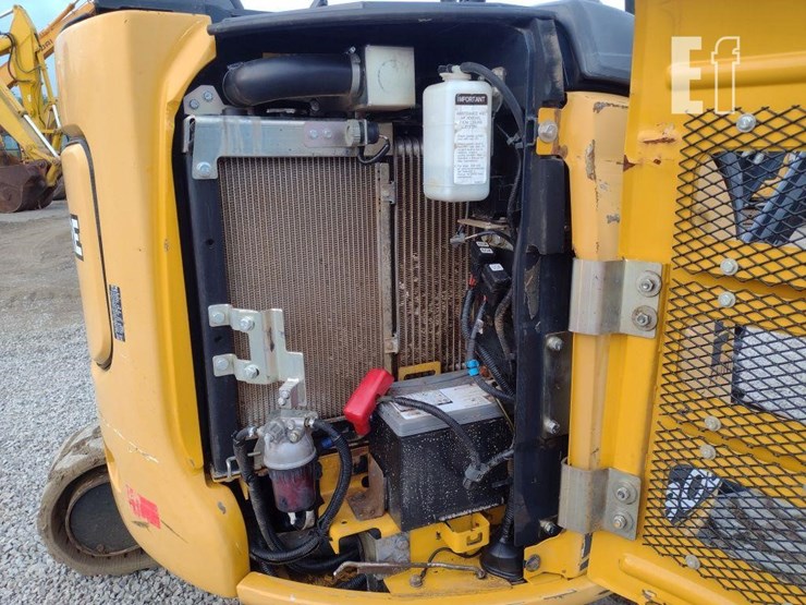 2017-deere-30g-image-32