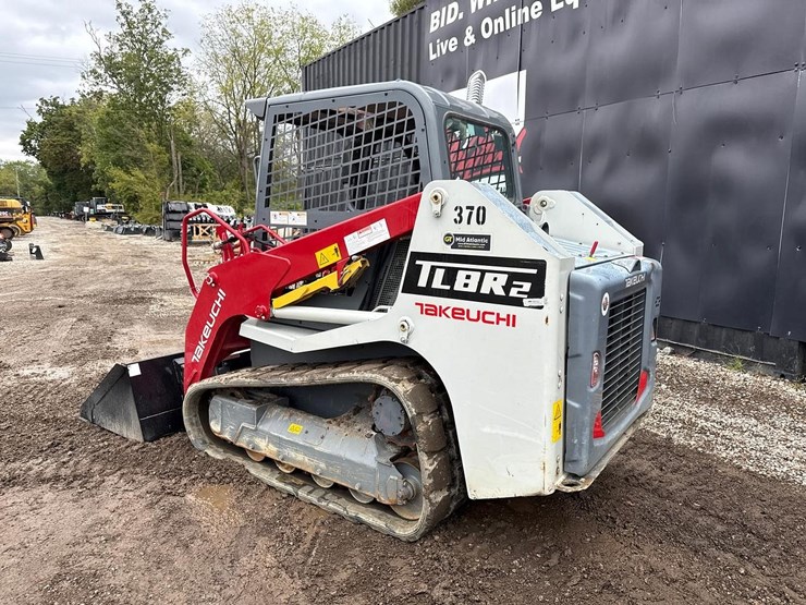 2021-takeuchi-tl8-image-2