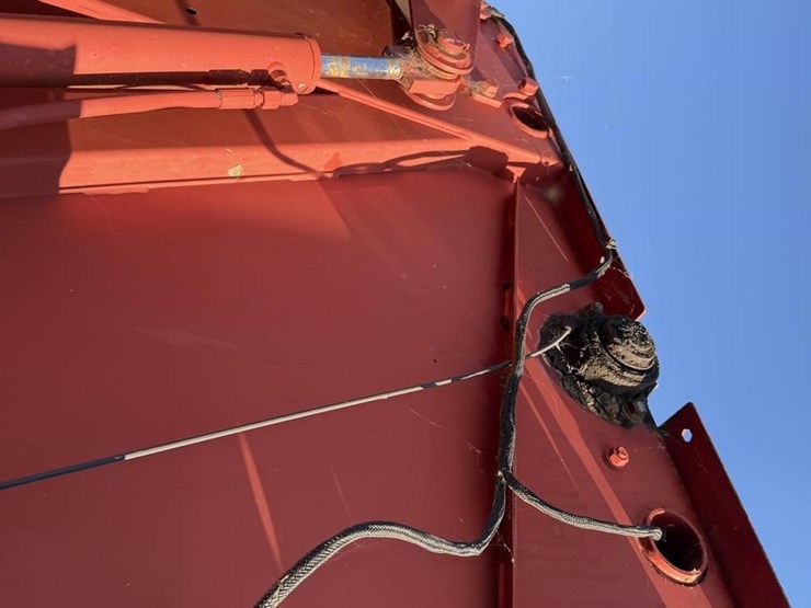 2008-new-holland-br7090-image-23