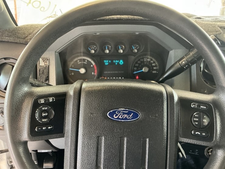 2015-ford-f550-image-16