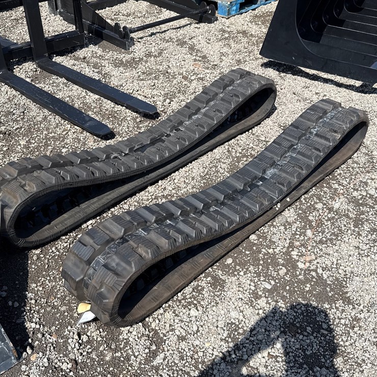 #2046 • SET OF EXCAVATOR RUBBER TRACKS 250 X 72 X 52
