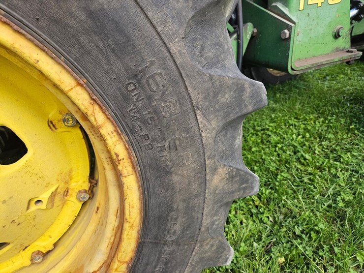 john-deere-2440-image-35