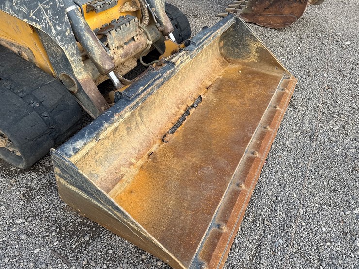 deere-333g-image-4