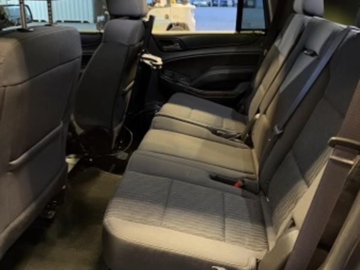 2017-chevrolet-tahoe-image-26