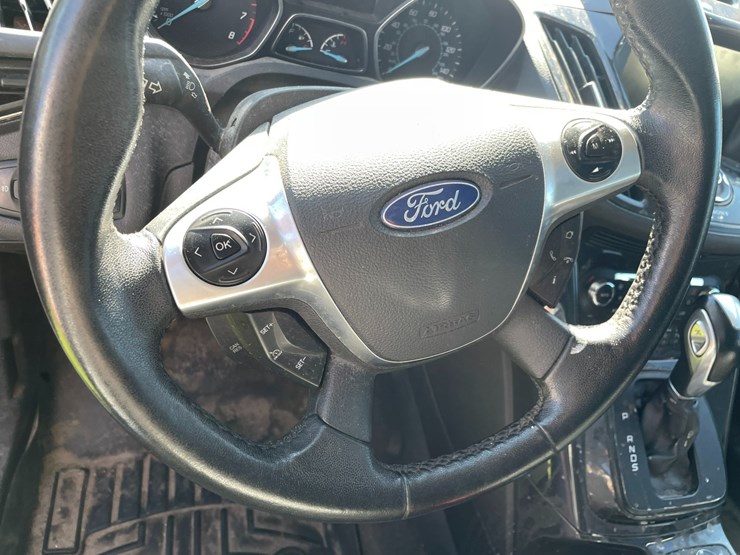 2014-ford-escape-titanium-image-35