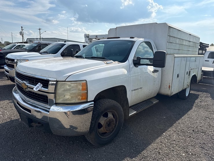 2008-chevrolet-3500-image-1