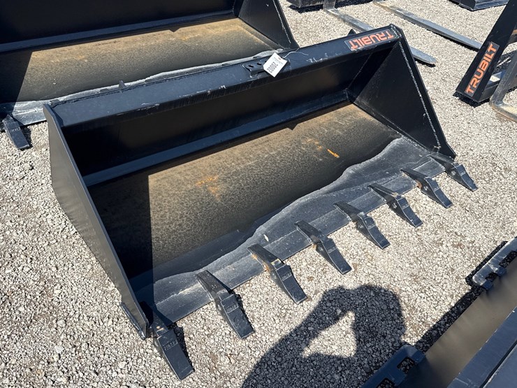 #2025-•-trubilt-66"-skid-steer-tooth-bucket-image-2