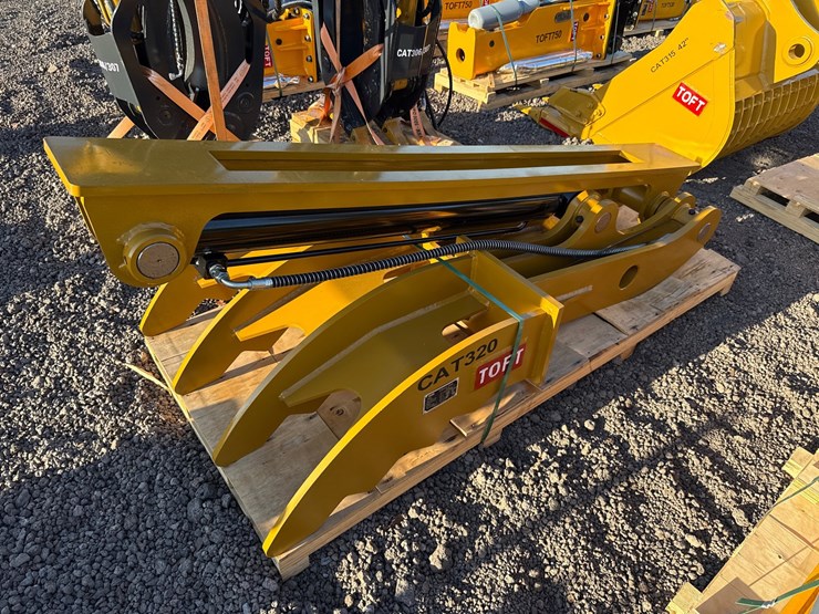 caterpillar-320-image-2