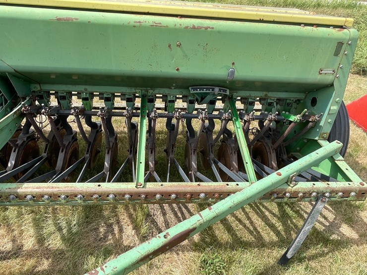 john-deere-12-image-26