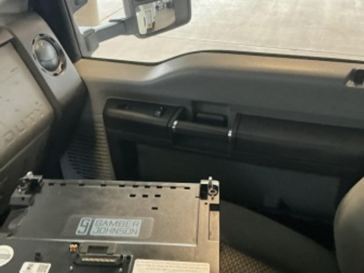 2013-ford-f550-image-21