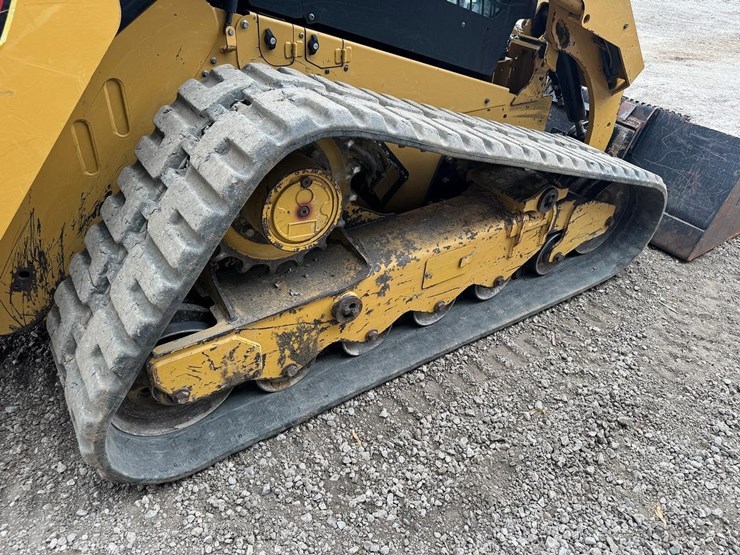 2021-caterpillar-299d3-image-18