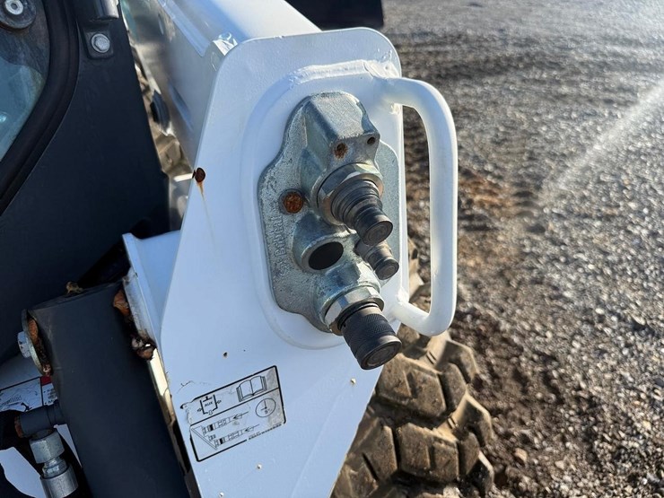 2018-bobcat-s550-image-11