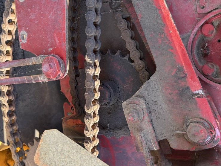 new-holland-br7090-image-15