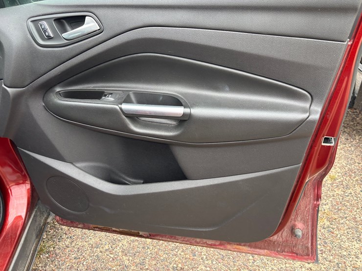 2015-ford-escape-image-42