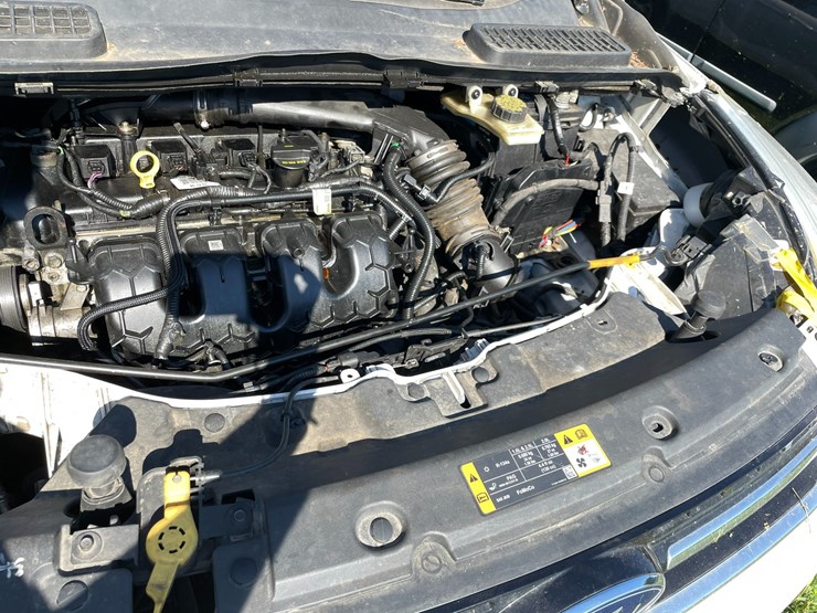 2014-ford-escape-titanium-image-46