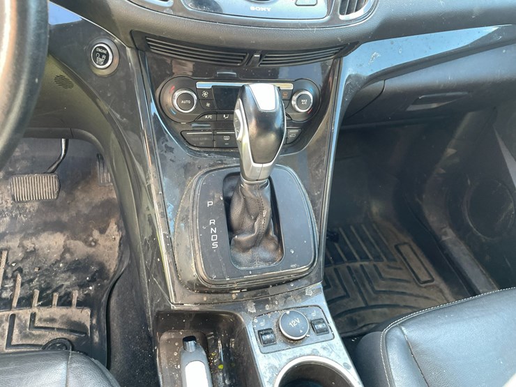 2014-ford-escape-titanium-image-38