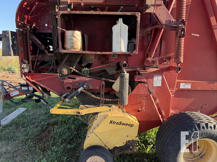 new-holland-br7090-image-12