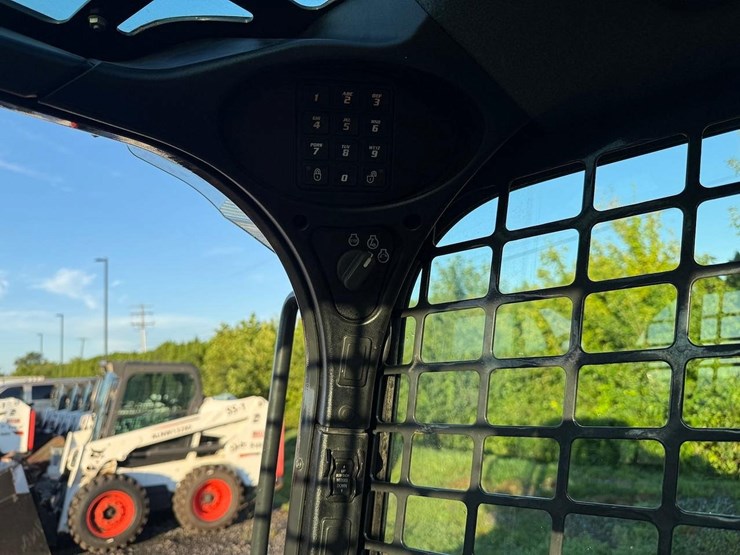 2018-bobcat-s550-image-21