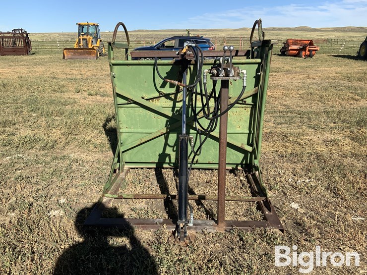 powder-river-hydraulic-calf-table-image-4