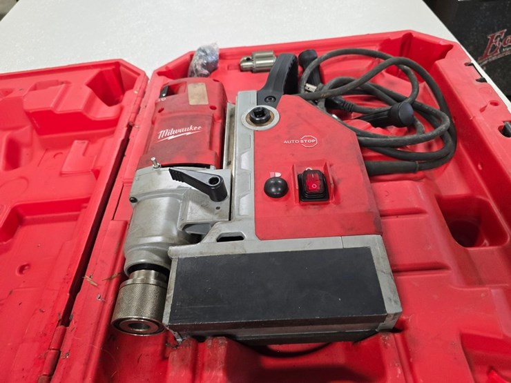 #9718-•-milwaukee-1518-electro-magnetic-drill-kit-image-4