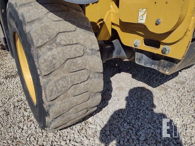 2011-caterpillar-th255-image-15