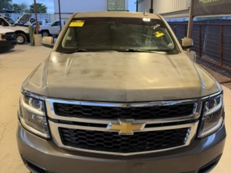 2016-chevrolet-tahoe-image-3