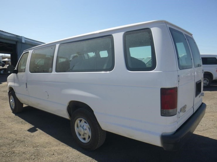 2009-ford-econoline-350-image-4
