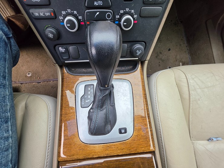 2008-volvo-xc90-image-40