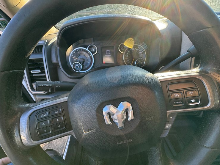 2020-dodge-3500-image-42