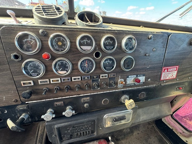 1981-kenworth-w900-image-40