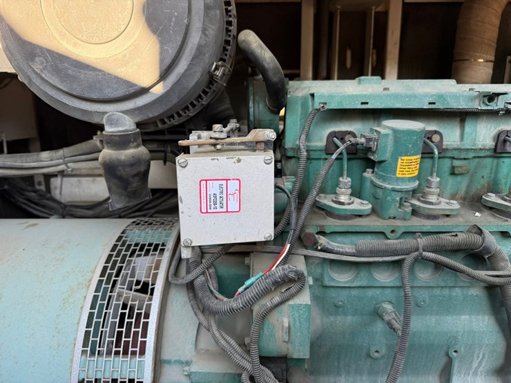 #3501-•-whisperwatt-dca-1651v-towable-generator-image-29