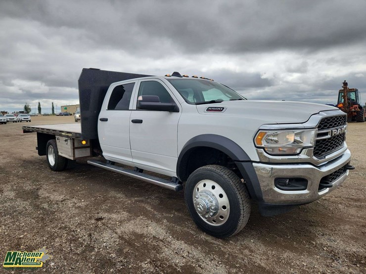 2020-ram-5500-laramie-image-2