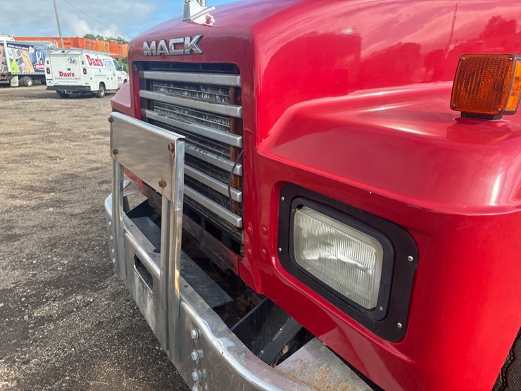 mack-rd688s-image-13