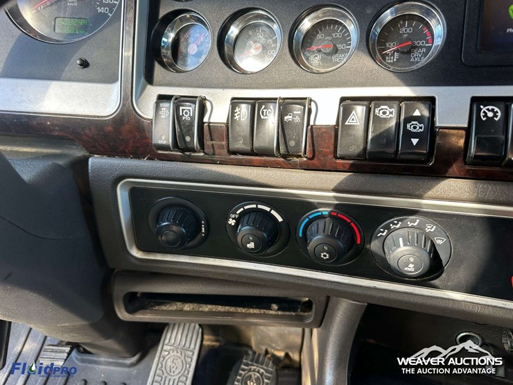kenworth-t800-image-23