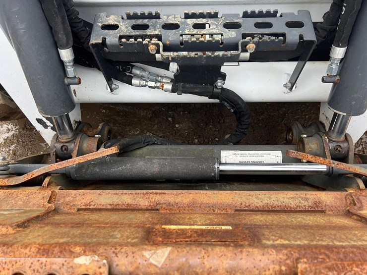 2018-bobcat-s570-image-12