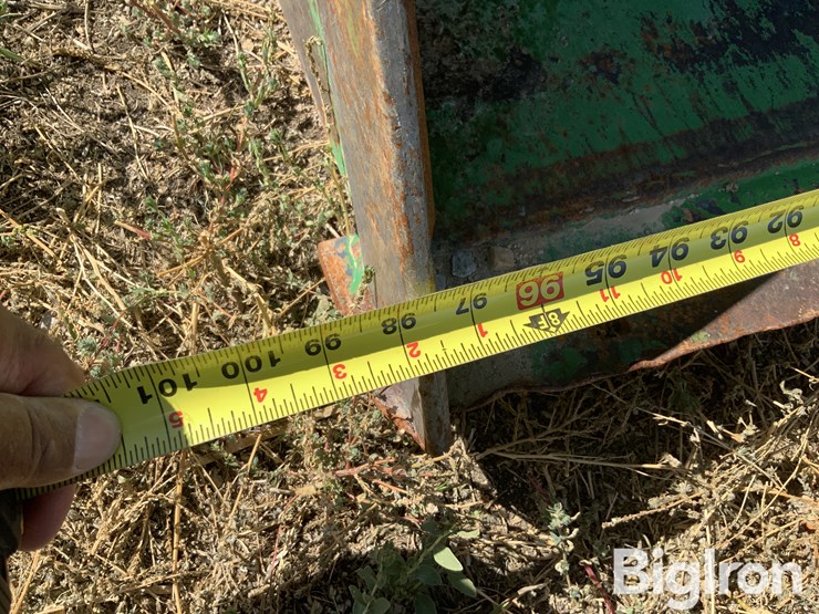john-deere-grapple-bucket-image-13
