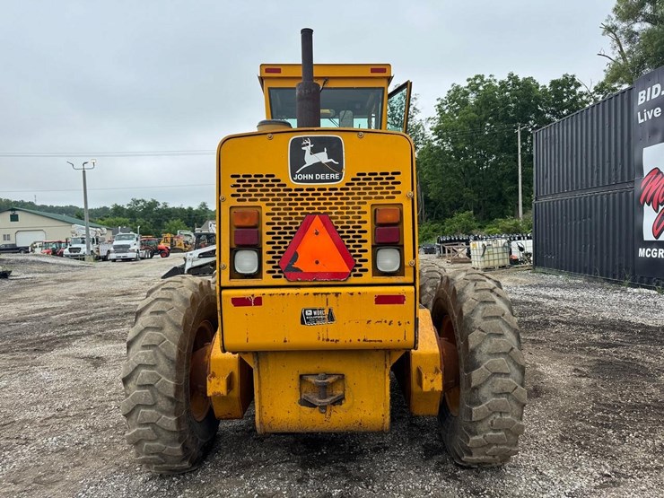 deere-672b-image-4
