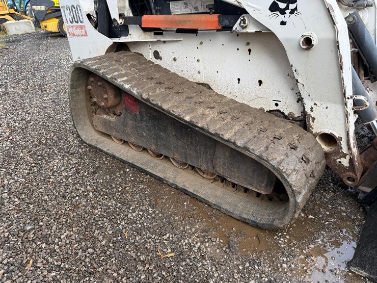2006-bobcat-t300-image-12