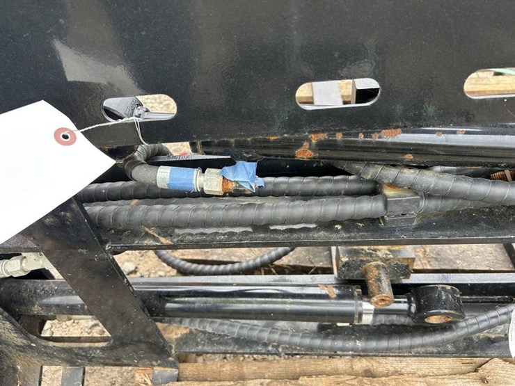 giyi-60"-side-shift-pallet-forks-image-8