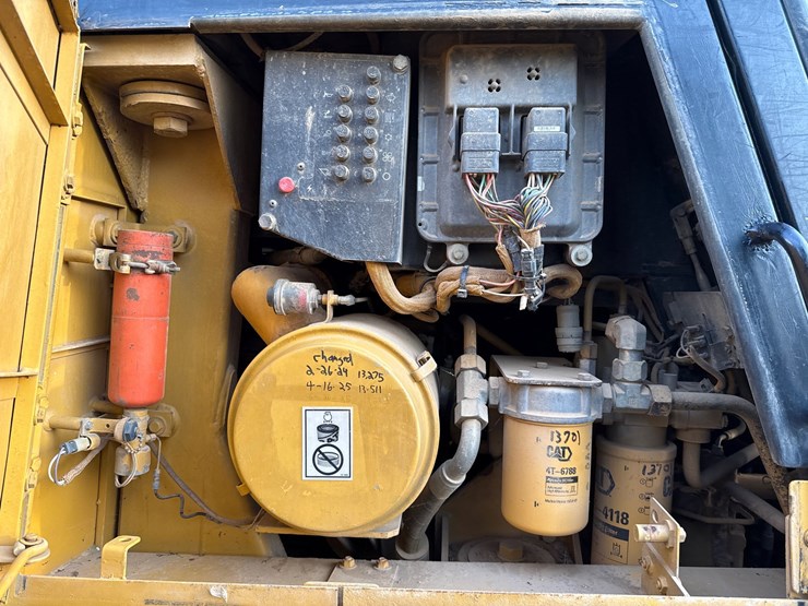 caterpillar-953c-image-8