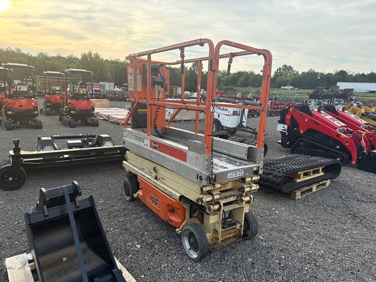 2004-jlg-1930es-image-2