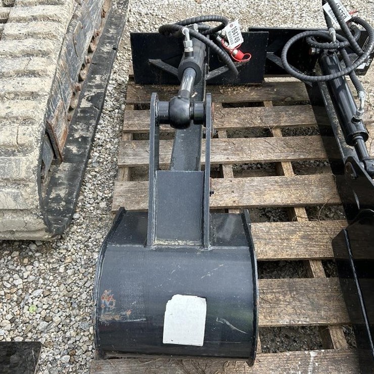 GIYI Common Interface Backhoe Attachment