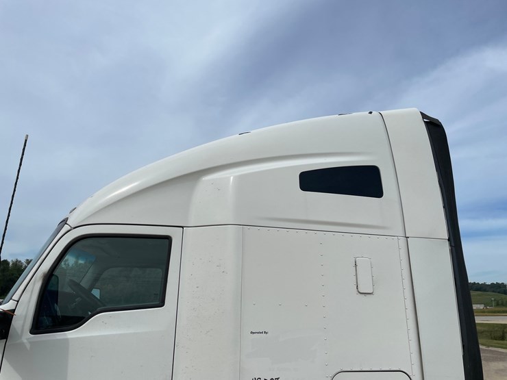 2017-kenworth-t680-image-36